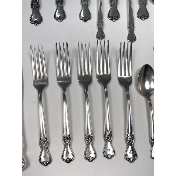 28pc Lot Old Company International Silver Silverplate SIGNATURE VariousMonograms - Picture 6 of 12